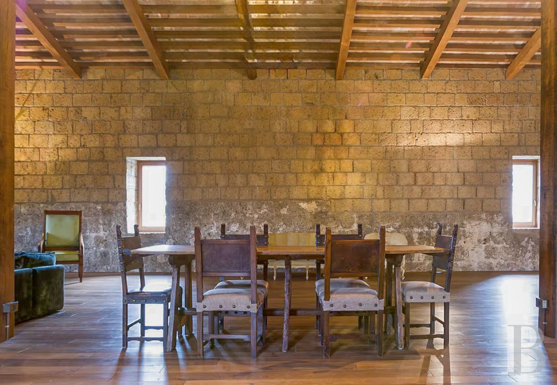 En Italie, au sud de Tuscania dans la province de Viterbe, une ancienne abbaye cistercienne réhabilitée au tournant du siècle - photo  n°8